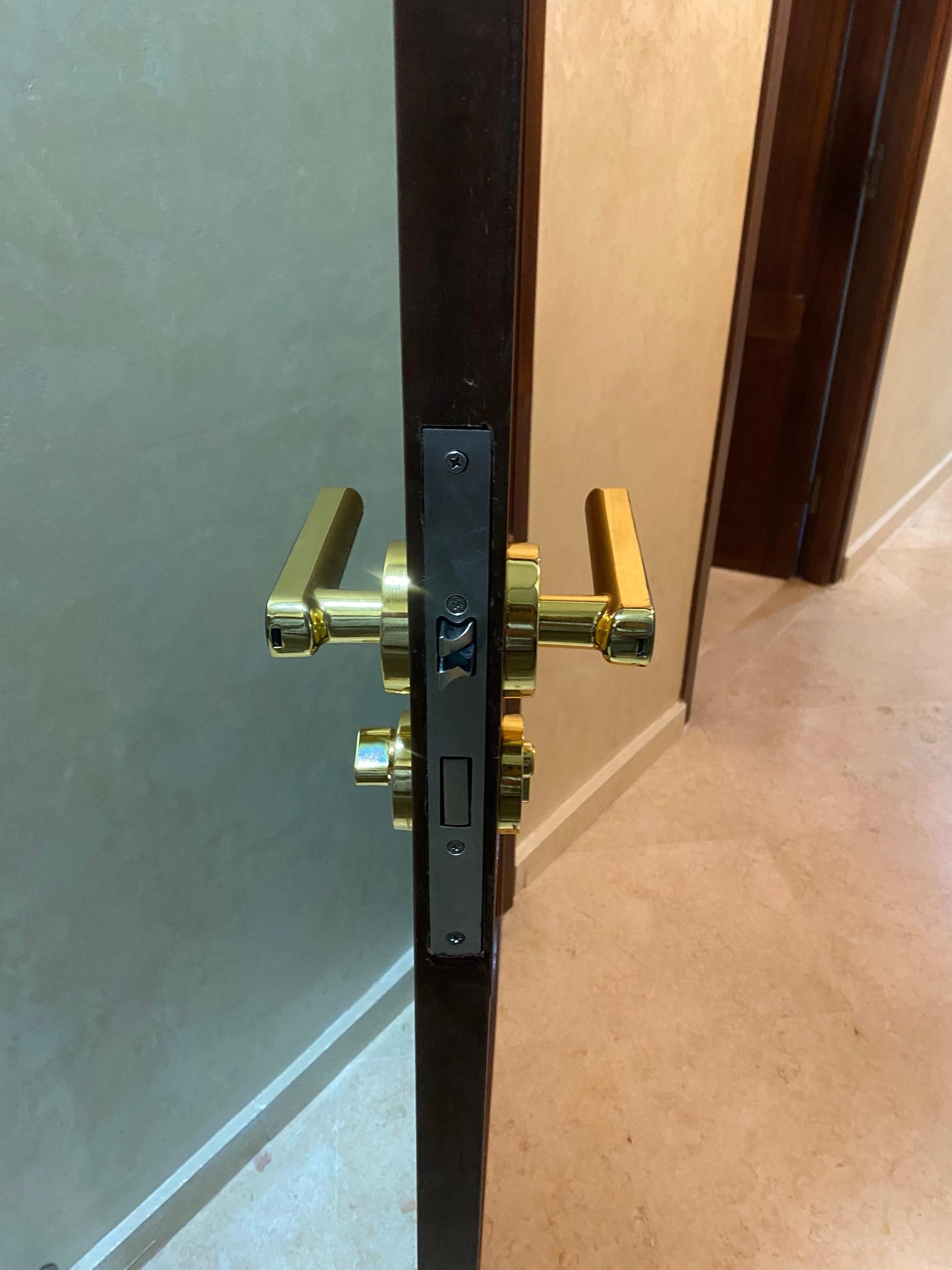 Serrure intelligente connectée H6S Gold au Maroc avec installation gratuite à Casablanca, Rabat, Marrakech et Agadir.